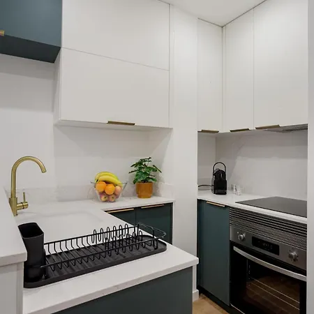 Petite Charm In Old *